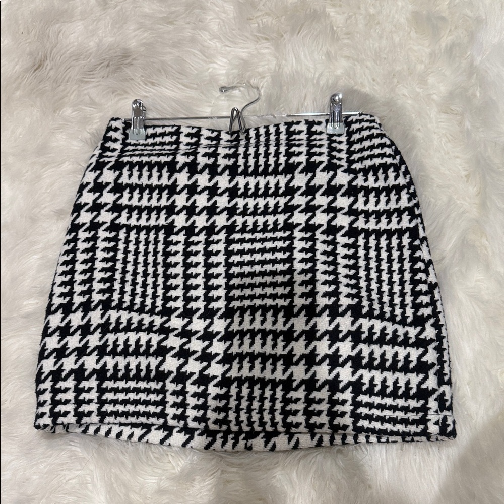 Forever 21 Black and White Patterned Mini Skirt